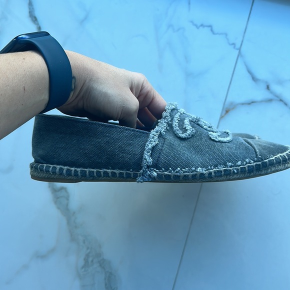 CHANEL Interlocking CC Logo Raw-Edge Trim Espadrilles - Picture 5 of 6